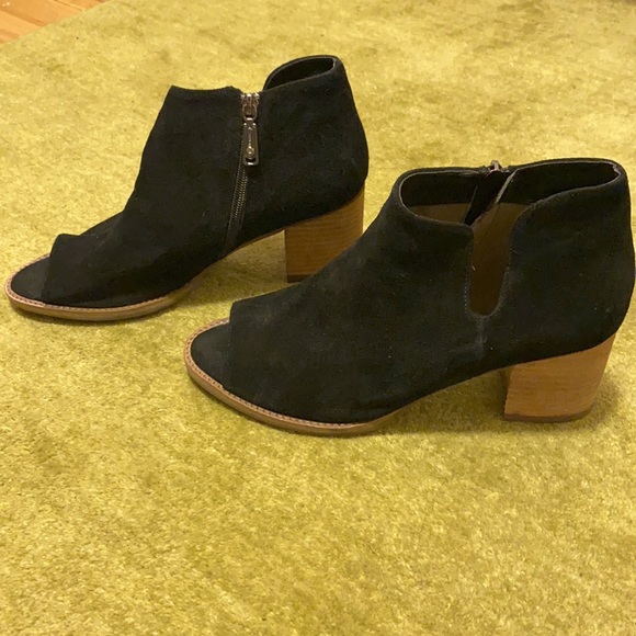 Blondo Waterproof Napa Peep Toe Blocked Bootie 9.5 Medium Black Never Worn - Picture 13 of 14